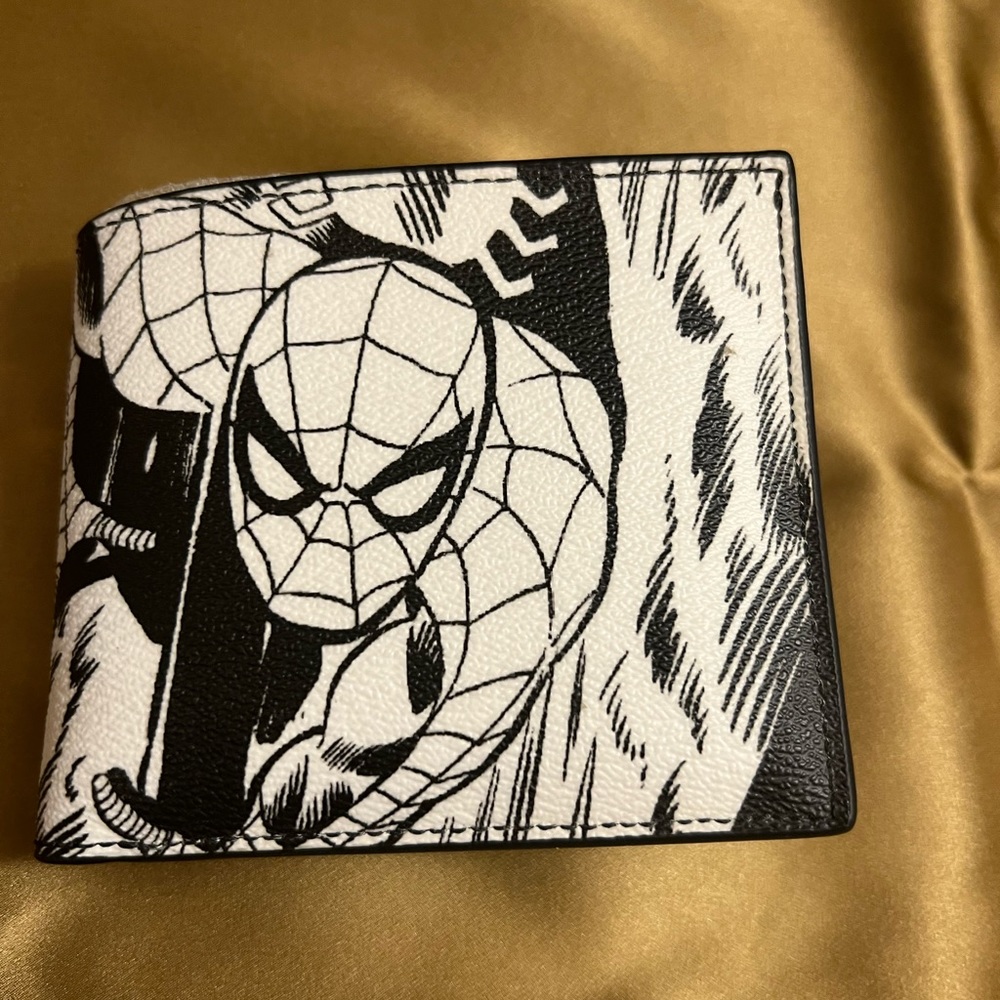 NWT  Coach Marvel wallet with removable card case